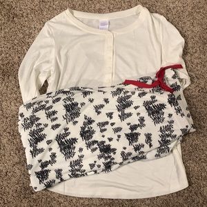 NWT Women's Henley Top and Pants Pajama Set - Stars Above Size Small